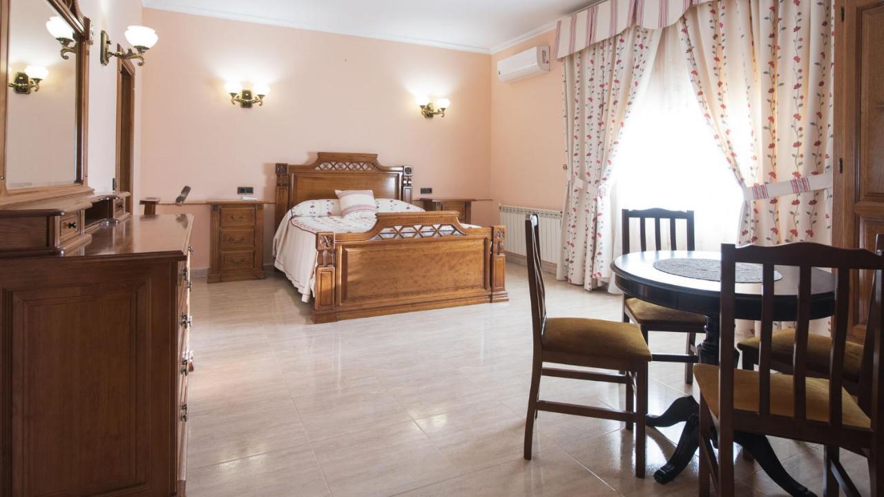 Villa Las Tres Hermanas Albarreal De Tajo By Toledo Ap Exterior photo