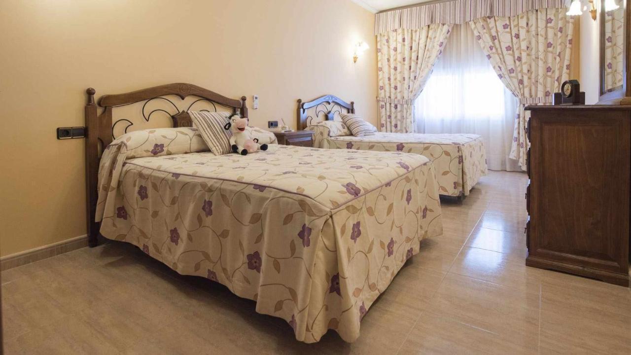 Villa Las Tres Hermanas Albarreal De Tajo By Toledo Ap Exterior photo
